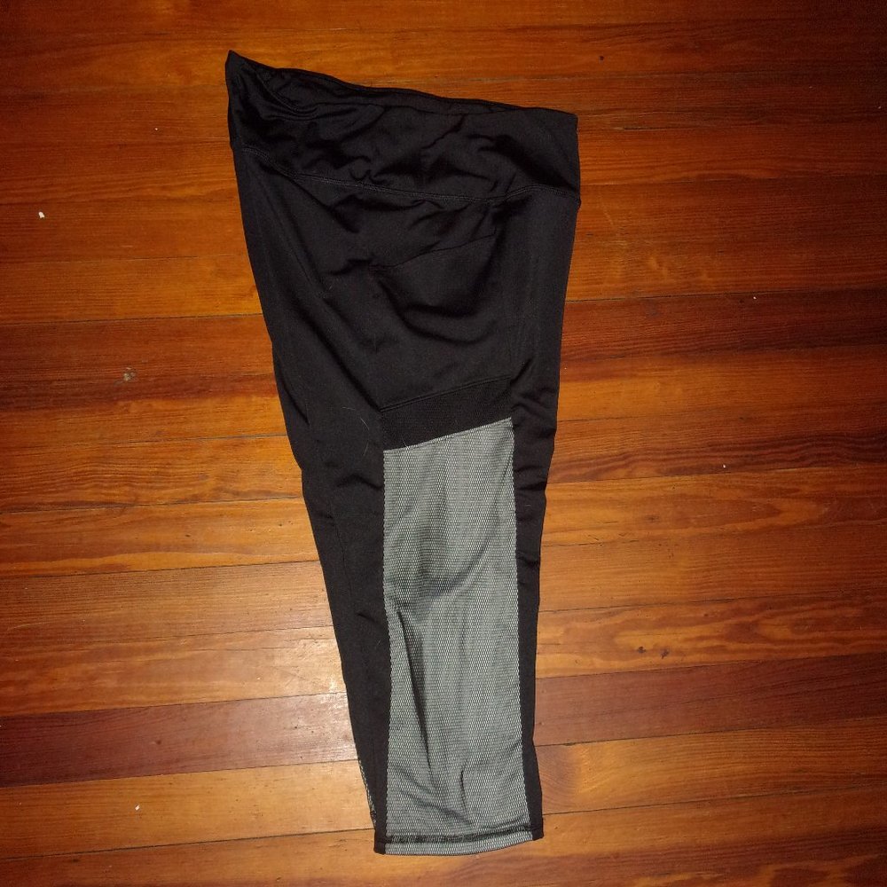 Bebe Sport Capri Pants - Picture 2 of 3
